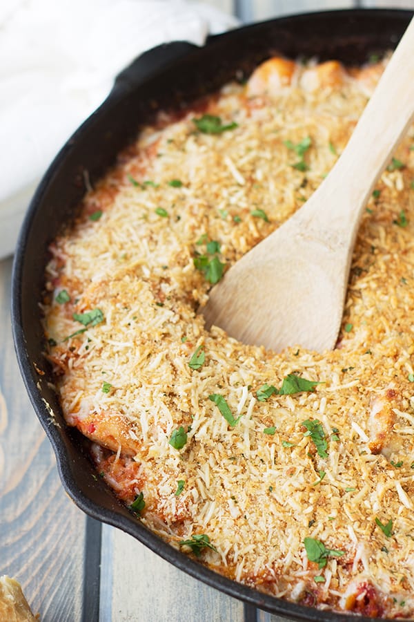 This Chicken Parmesan Pasta Skillet is an easy one pot meal that has all the flavors of chicken Parmesan, just minus the extra work! | Countryside Cravings