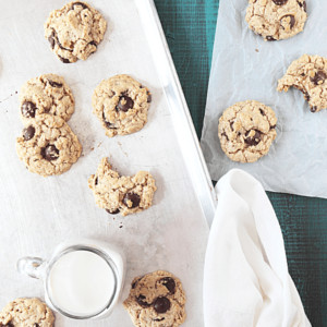 Chocolate Chip Oatmeal Cookies
