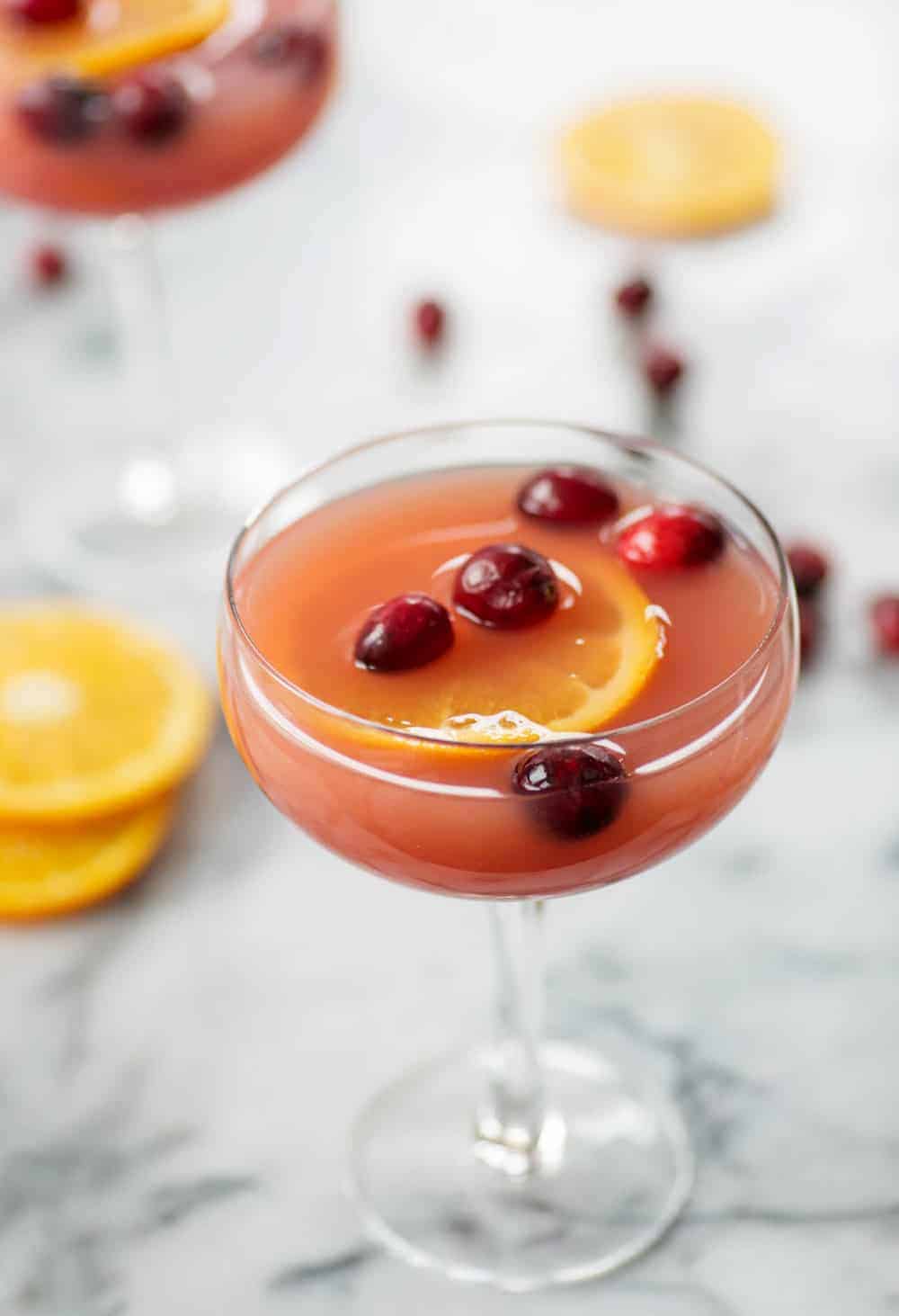 Orange Champagne Punch! The gorgeous punch is a must for your holiday table. Refreshing, sparkling and festive!