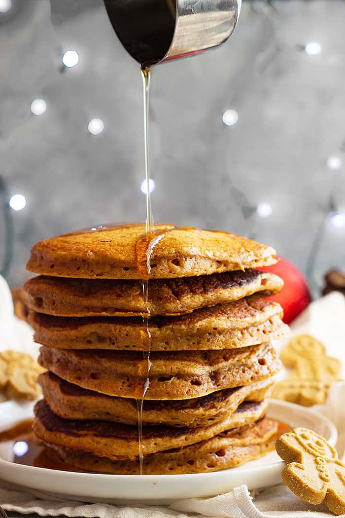 These warmly spiced Gingerbread Pancakes will be perfect for Christmas morning! #gingerbreadpancakes #christmasmorningbreakfast