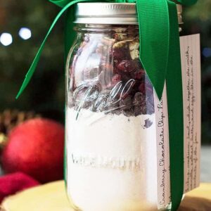 This Mason Jar Gift Cranberry Chocolate Chip Pancakes is a great DIY gift for Christmas. Plus, it will make a perfect special occasion breakfast!
