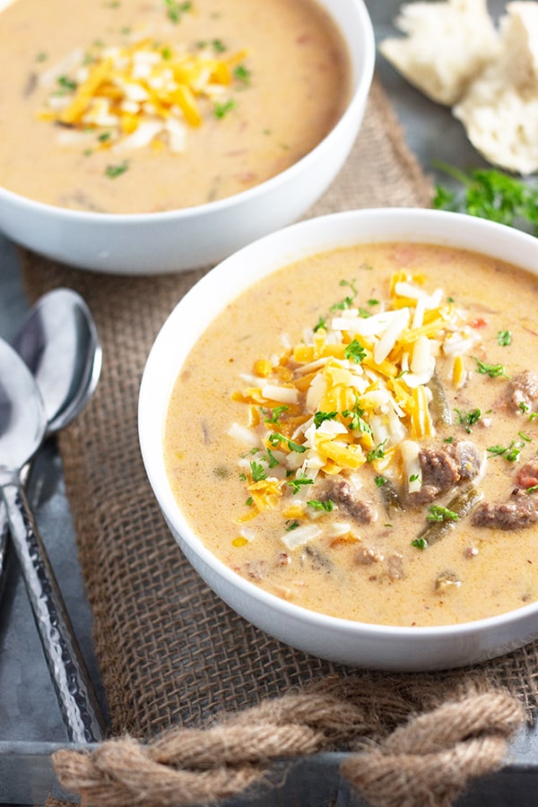 Slow Cooker Cheeseburger Soup- a delicious soup that tastes like a cheeseburger made right in your slow cooker! | Countryside Cravings
