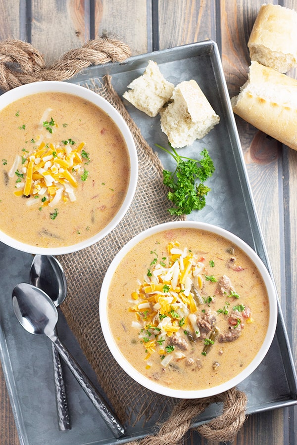 Slow Cooker Cheeseburger Soup- a delicious soup that tastes like a cheeseburger made right in your slow cooker! | Countryside Cravings